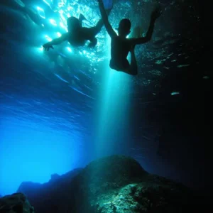 Alternatura Komiza, Travel Agency - Green cave