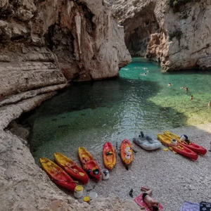 Alternatura Komiza, Travel Agency - Sea kayaking