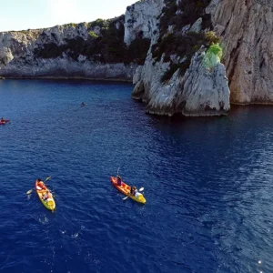 Alternatura Komiza, Travel Agency - Sea kayaking