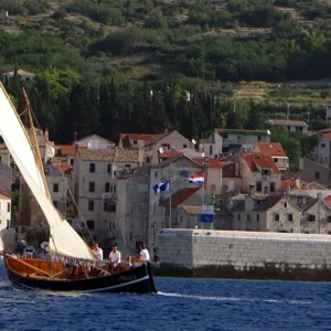 Alternatura Travel Agency - Gajeta falkusa